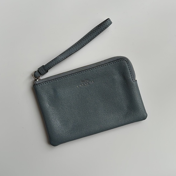 Coach zipper wristlet - Picture 2 of 7